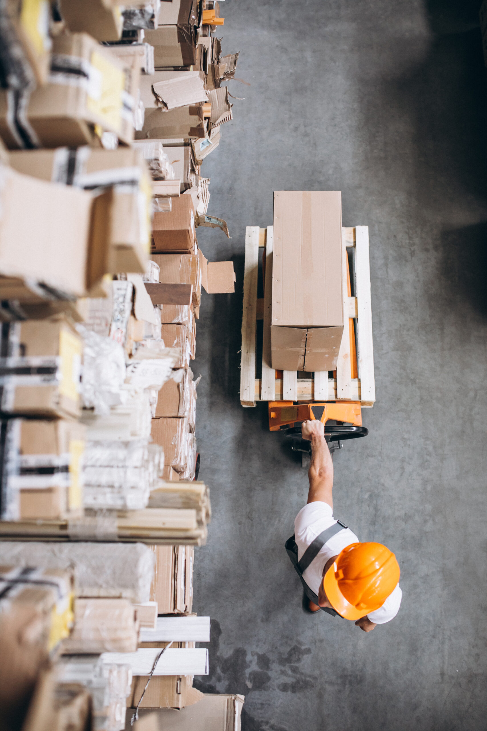 Oferecer o produto certo na hora e no lugar certo é o diferencial que leva uma empresa ao sucesso. Contar com ferramentas que possibilitem esse fluxo de informação entre os consumidores, suas necessidades e a melhor forma de atendê-las, tornou-se, então, indispensável, principalmente em se tratando do segmento Comércio e Distribuição.